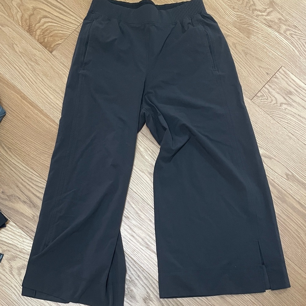 Lululemon Athletica Black Cropped wide leg pants
